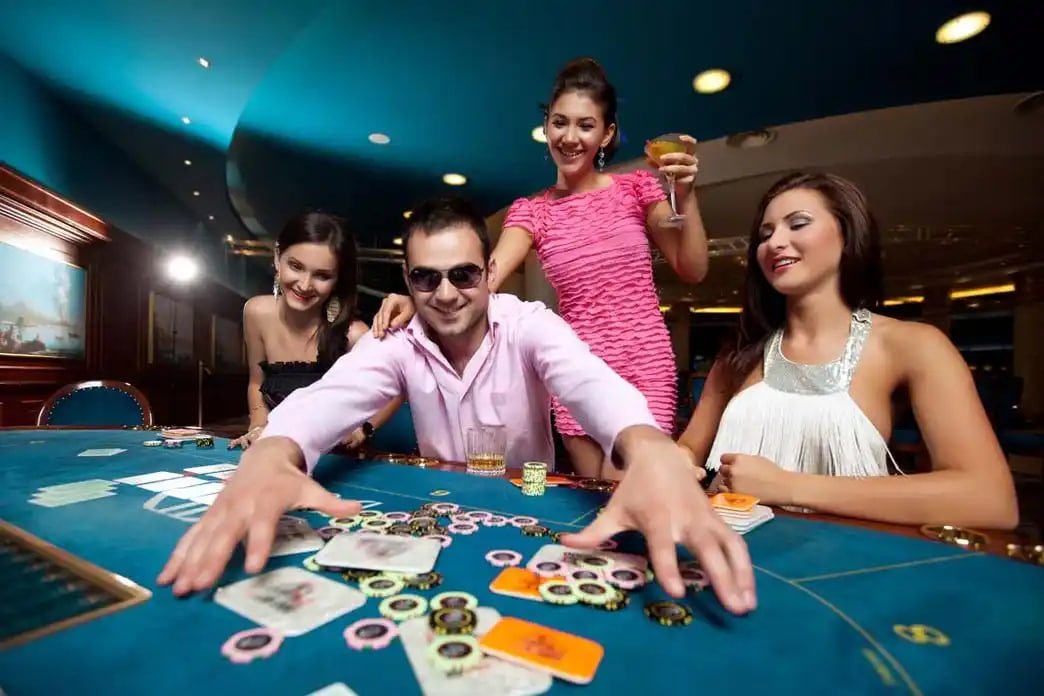 Tampilan live casino dengan dealer langsung di sister123